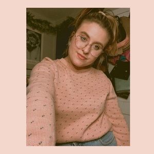 Vintage Floral Sweater 🌸